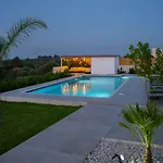 Serena Con Piscina Privata Вилла *
